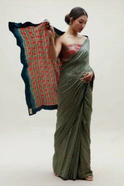 Naina Jain Green & Red Bandhani Veda Sari 7 Naina Jain Green & Red Bandhani Veda Sari -Echo Clothing Store 30njs10 3