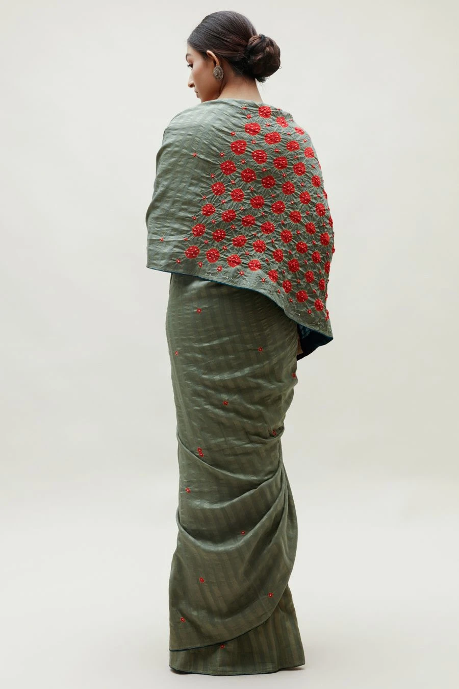 Naina Jain Green & Red Bandhani Veda Sari 5 Naina Jain Green & Red Bandhani Veda Sari - Image 5