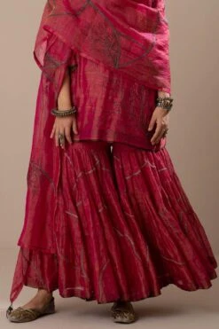 Sunira Designs Fuchsia Handwoven Linen Translucent Dupatta 7 Sunira Designs Fuchsia Handwoven Linen Translucent Dupatta -Echo Clothing Store 310sua43 3
