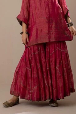 Sunira Designs Fuchsia Handwoven Linen Translucent Dupatta 8 Sunira Designs Fuchsia Handwoven Linen Translucent Dupatta -Echo Clothing Store 310sua43 4