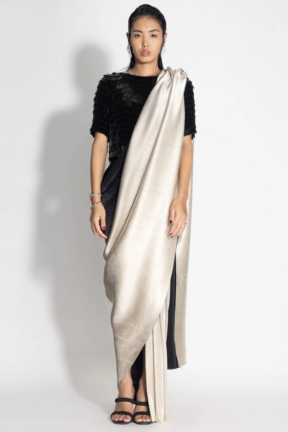 431-88 By Shweta Kapur Black To Gold Mightnight Sari Set 1 431-88 By Shweta Kapur Black To Gold Mightnight Sari Set