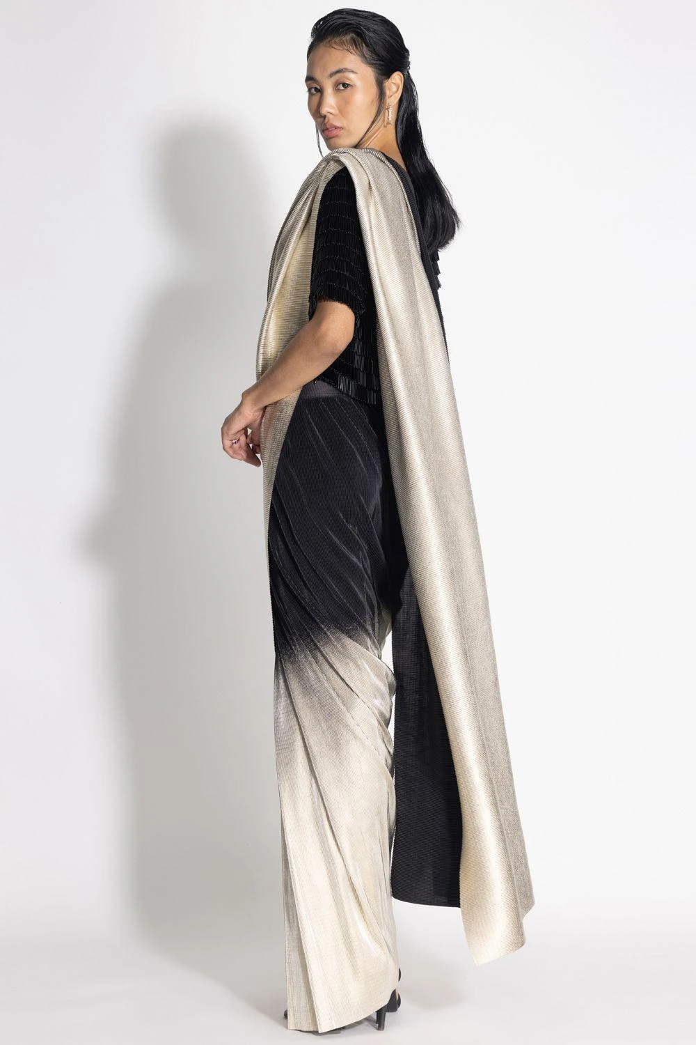 431-88 By Shweta Kapur Black To Gold Mightnight Sari Set 2 431-88 By Shweta Kapur Black To Gold Mightnight Sari Set - Image 2