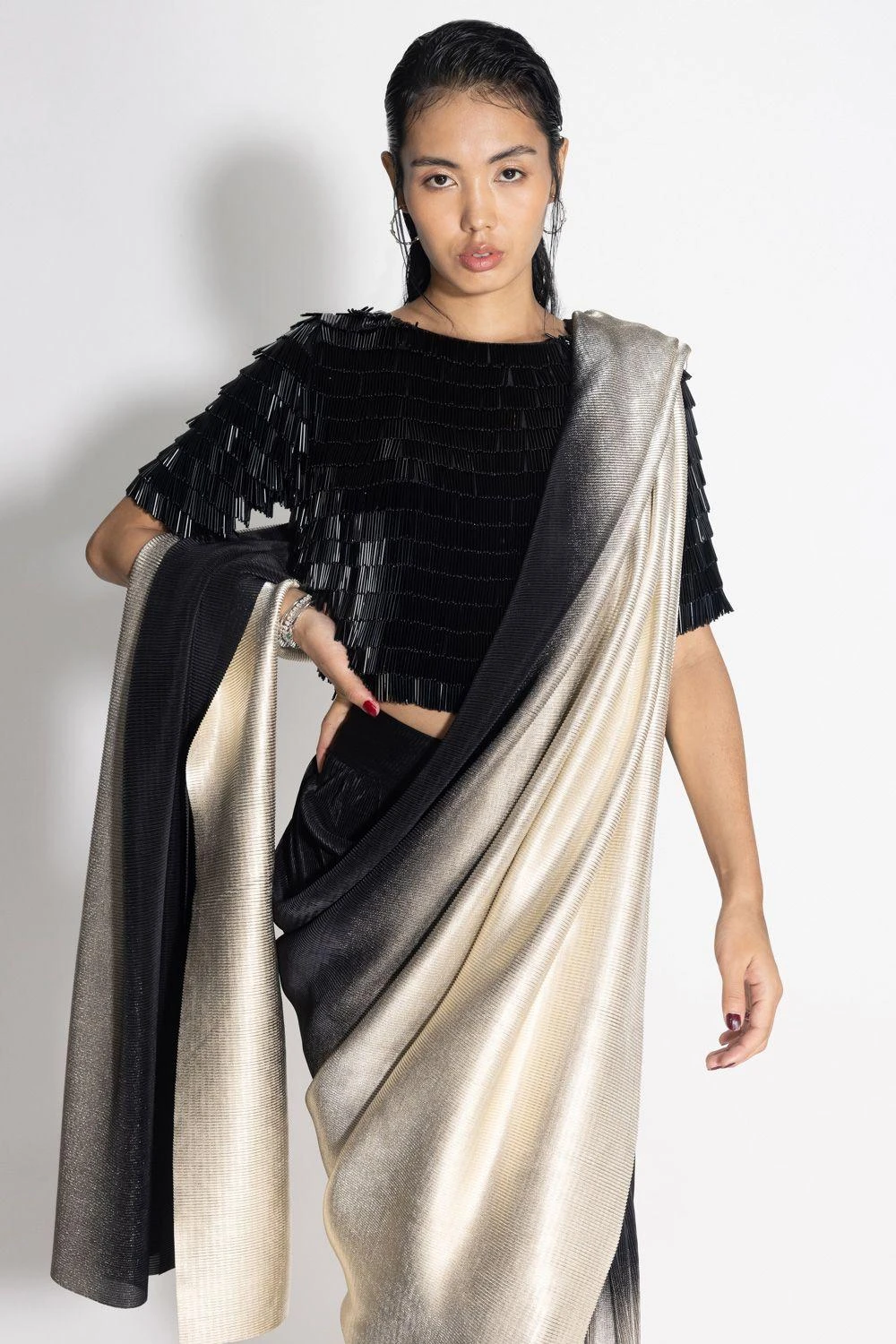 431-88 By Shweta Kapur Black To Gold Mightnight Sari Set 5 431-88 By Shweta Kapur Black To Gold Mightnight Sari Set - Image 5
