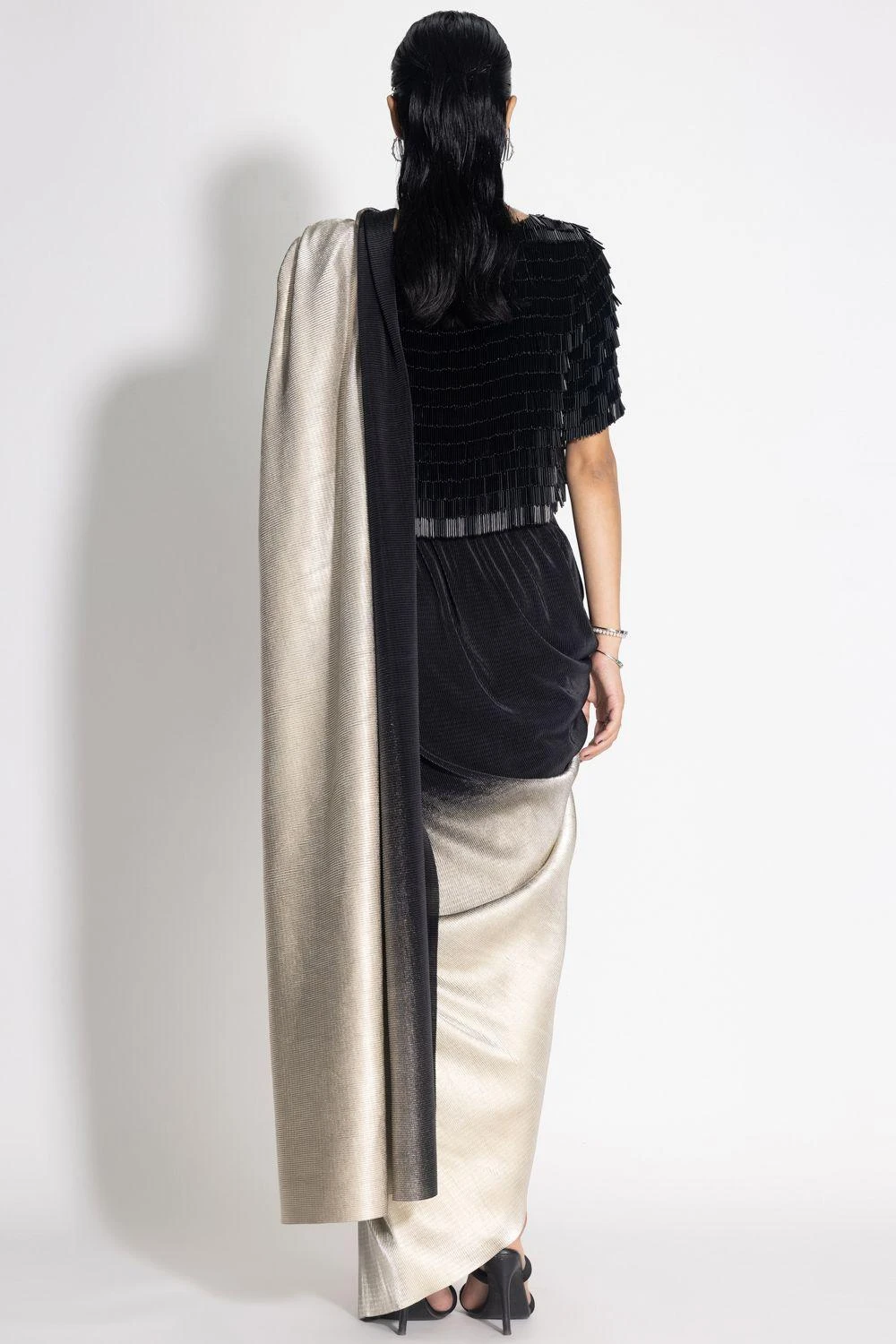 431-88 By Shweta Kapur Black To Gold Mightnight Sari Set 6 431-88 By Shweta Kapur Black To Gold Mightnight Sari Set - Image 6