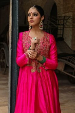 Niti Bothra Elegant Pink Bird Embroidered Kurta-Pant Set -Echo Clothing Store 41223nb30 4