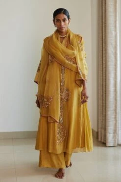 Sarang Kaur Yellow Shashi Stole