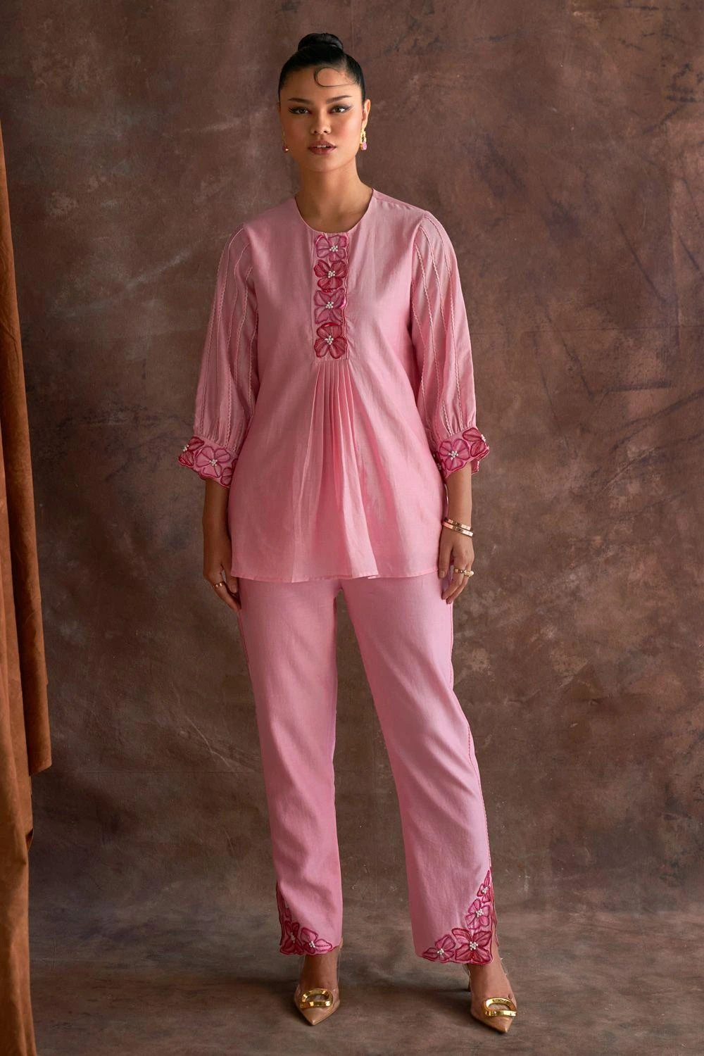 Sakshi Khetterpal Floral Pink Chanderi Tunic-pant Set 1 Sakshi Khetterpal Floral Pink Chanderi Tunic-pant Set