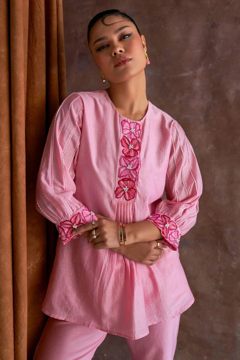 Sakshi Khetterpal Floral Pink Chanderi Tunic-pant Set 3 Sakshi Khetterpal Floral Pink Chanderi Tunic-pant Set - Image 3