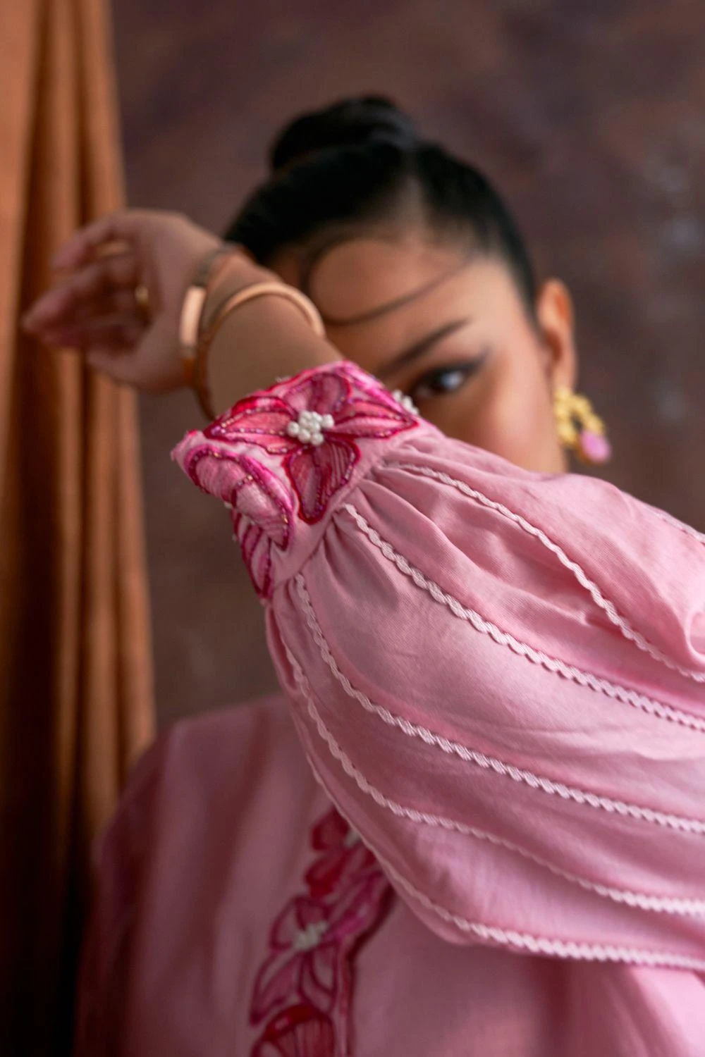 Sakshi Khetterpal Floral Pink Chanderi Tunic-pant Set 4 Sakshi Khetterpal Floral Pink Chanderi Tunic-pant Set - Image 4