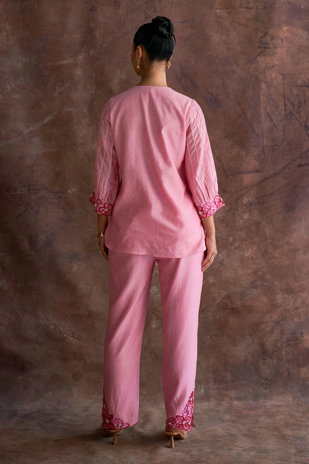 Sakshi Khetterpal Floral Pink Chanderi Tunic-pant Set 6 Sakshi Khetterpal Floral Pink Chanderi Tunic-pant Set - Image 6