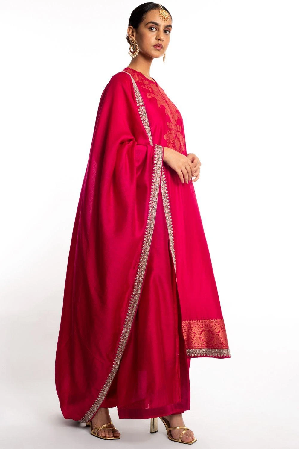 Jayanti Reddy Pink Embroidered Kurta Set With A Dupatta 3 Jayanti Reddy Pink Embroidered Kurta Set With A Dupatta - Image 3
