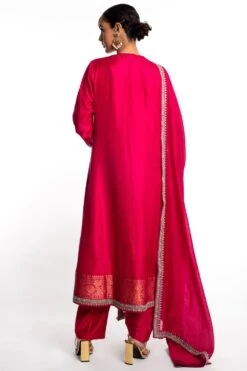 Jayanti Reddy Pink Embroidered Kurta Set With A Dupatta 9 Jayanti Reddy Pink Embroidered Kurta Set With A Dupatta -Echo Clothing Store 68jr7 5
