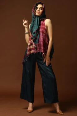 CAPISVIRLEO Burgundy & Blue Tie & Dye Stole