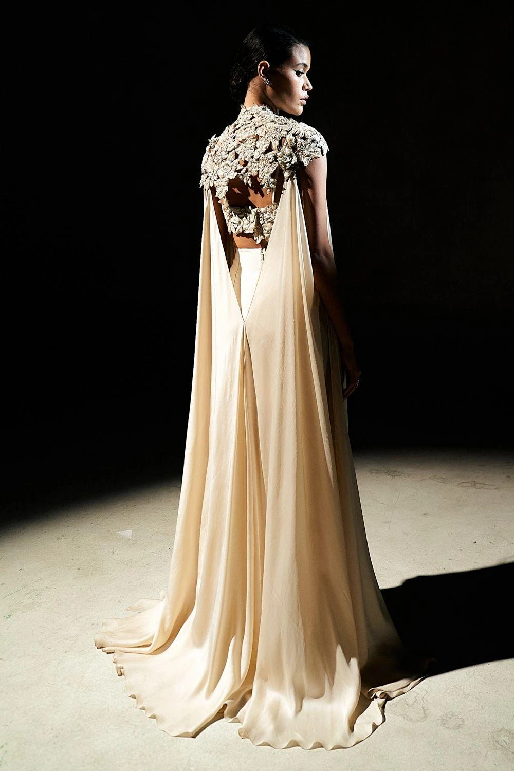 Agunj Ivory Floral Embellished Concept Sari Set 4 Agunj Ivory Floral Embellished Concept Sari Set - Image 4