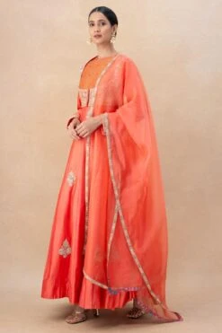 Debyani Peach Embellished Kalidar Anarkali Set 7 Debyani Peach Embellished Kalidar Anarkali Set -Echo Clothing Store 7923di4 3
