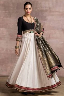 Tarun Tahiliani Color-blocked Monochrome Anarkali Set