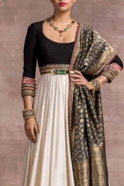 Tarun Tahiliani Color-blocked Monochrome Anarkali Set -Echo Clothing Store 812ttaw6 3