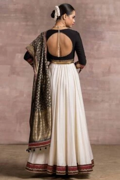 Tarun Tahiliani Color-blocked Monochrome Anarkali Set -Echo Clothing Store 812ttaw6 4
