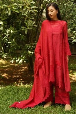 Baju Red May Handcrafted Dupatta