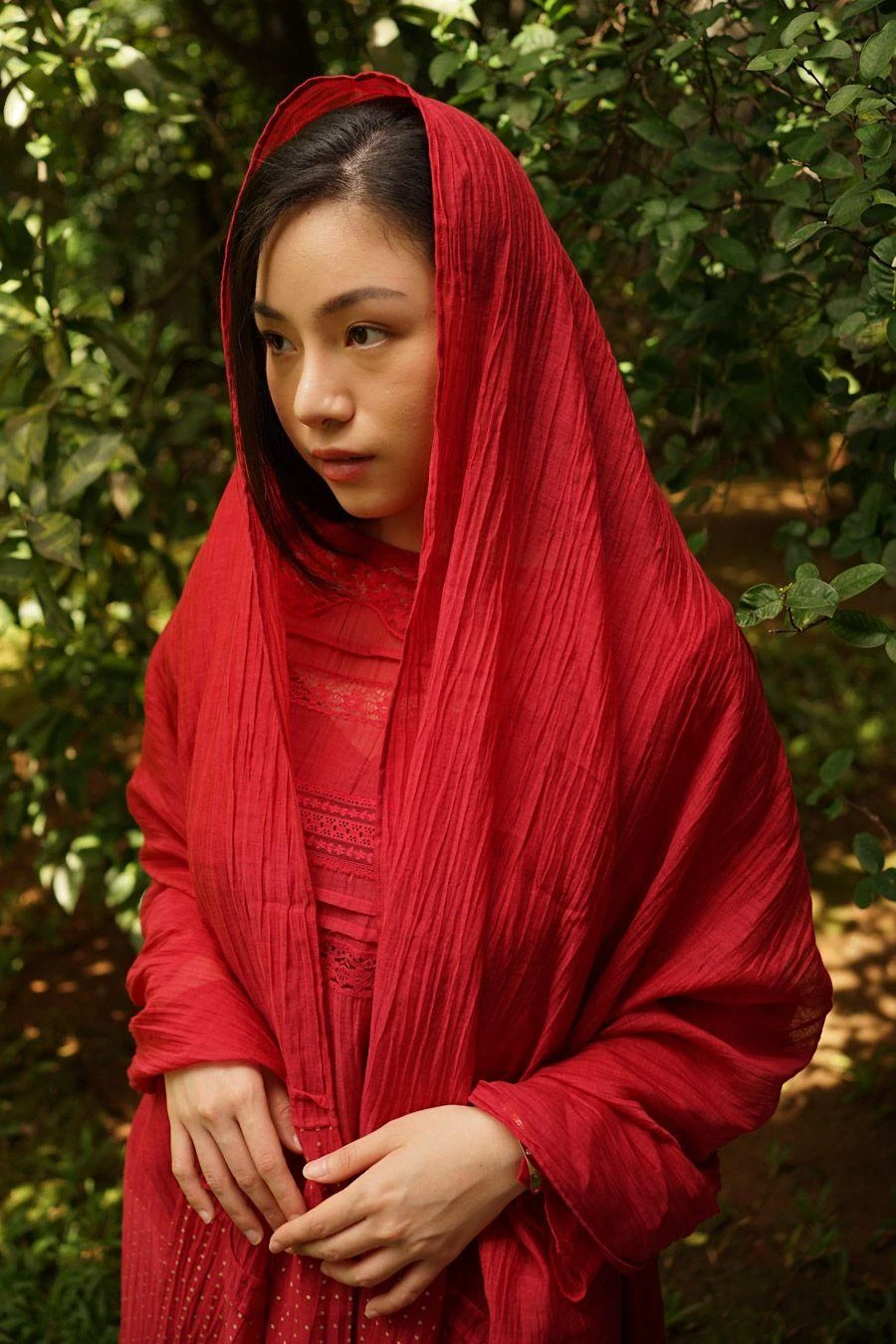 Baju Red May Handcrafted Dupatta 2 Baju Red May Handcrafted Dupatta - Image 2