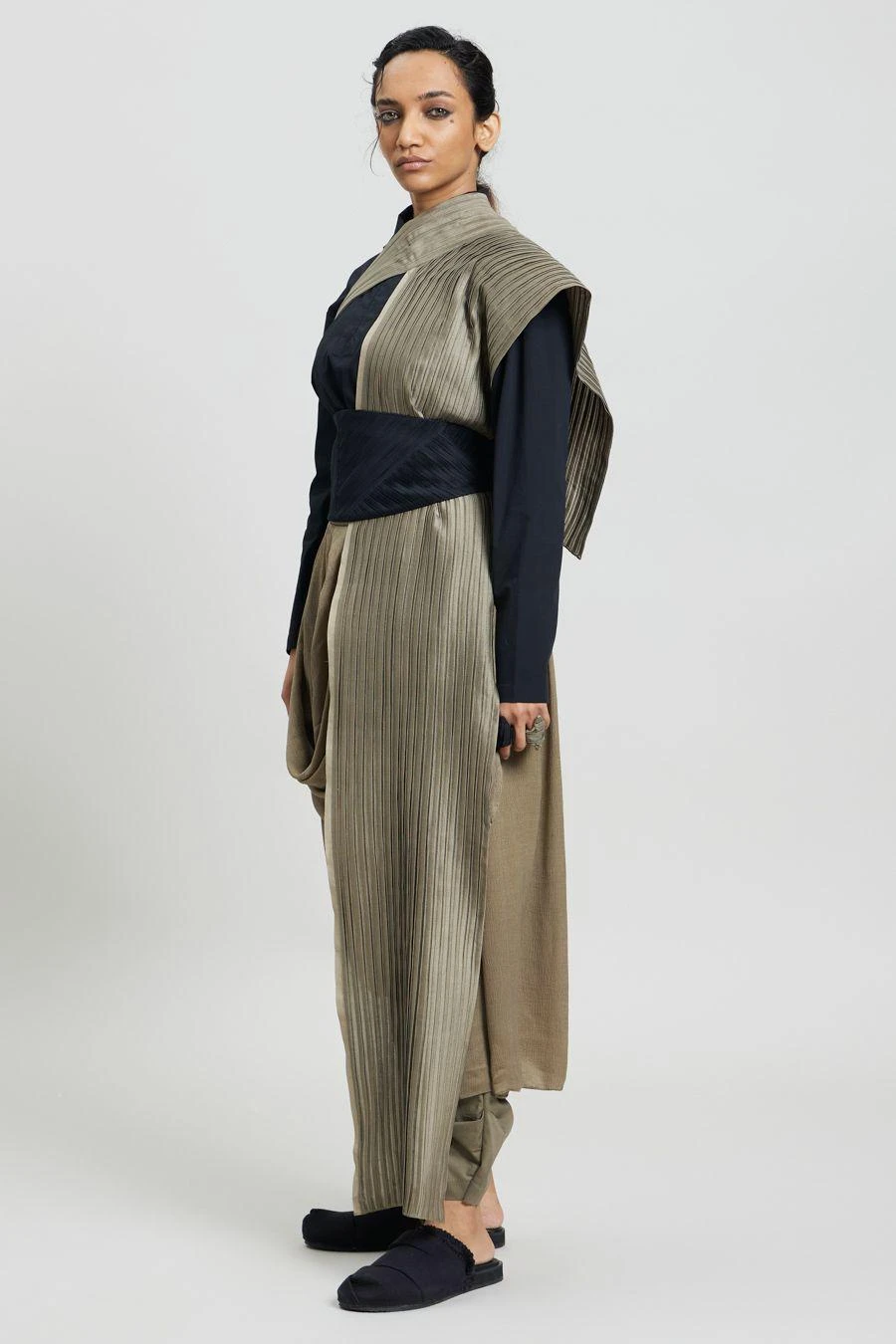 Antar-Agni Mud Green Cross Shawl 2 Antar-Agni Mud Green Cross Shawl - Image 2