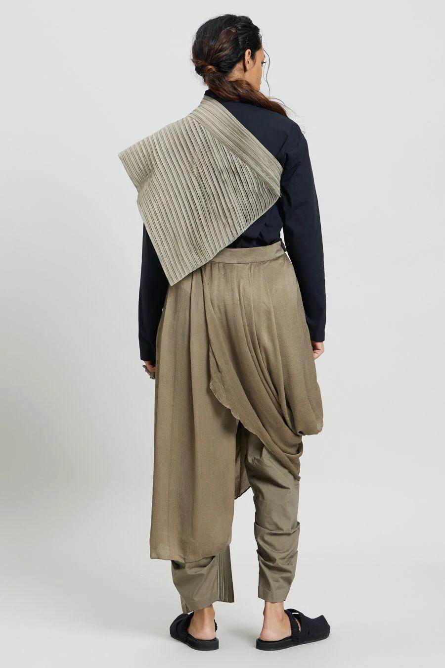 Antar-Agni Mud Green Cross Shawl 7 Antar-Agni Mud Green Cross Shawl - Image 7