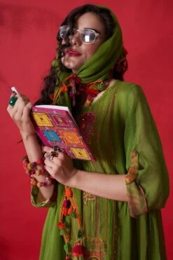 CAPISVIRLEO Green Chanderi Silk Stole -Echo Clothing Store 88cap45 3