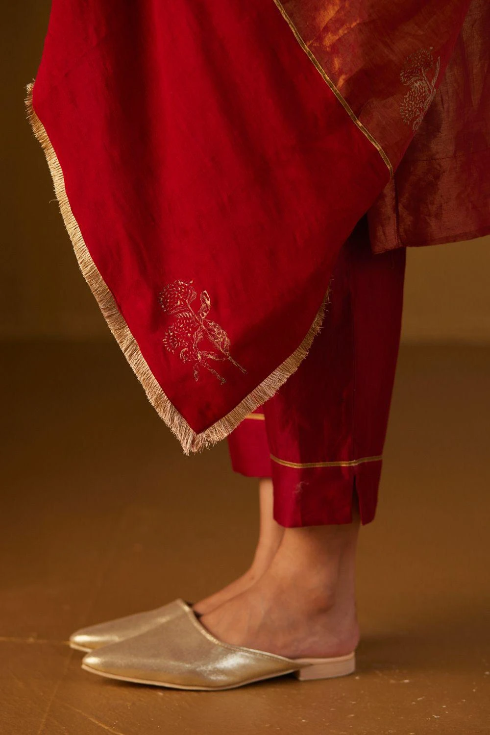 Shorshe Red Hand Block Printed Dupatta 4 Shorshe Red Hand Block Printed Dupatta - Image 4