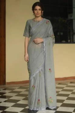 Begum Pret Handloom Kota Sari Set With 3D Floral Embroidery