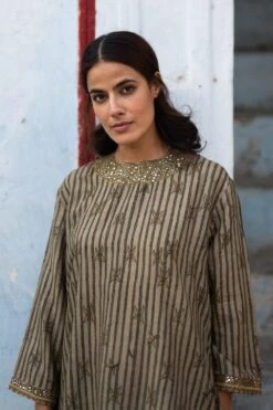 Archana Jaju Chanderi Kurta Set With Kalamkari Details 10 Archana Jaju Chanderi Kurta Set With Kalamkari Details -Echo Clothing Store aj re 05 5