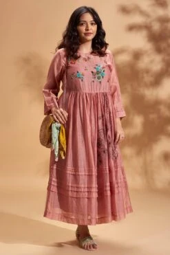 Half Full Curve Floral Cluter Dress With Gathers