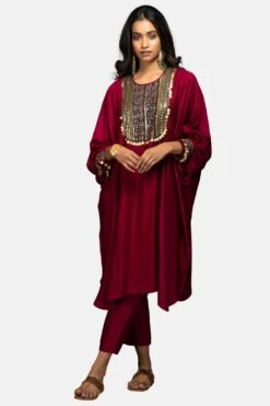 Prahnaaya Royal Magenta Hand Embroidered Kurta Set