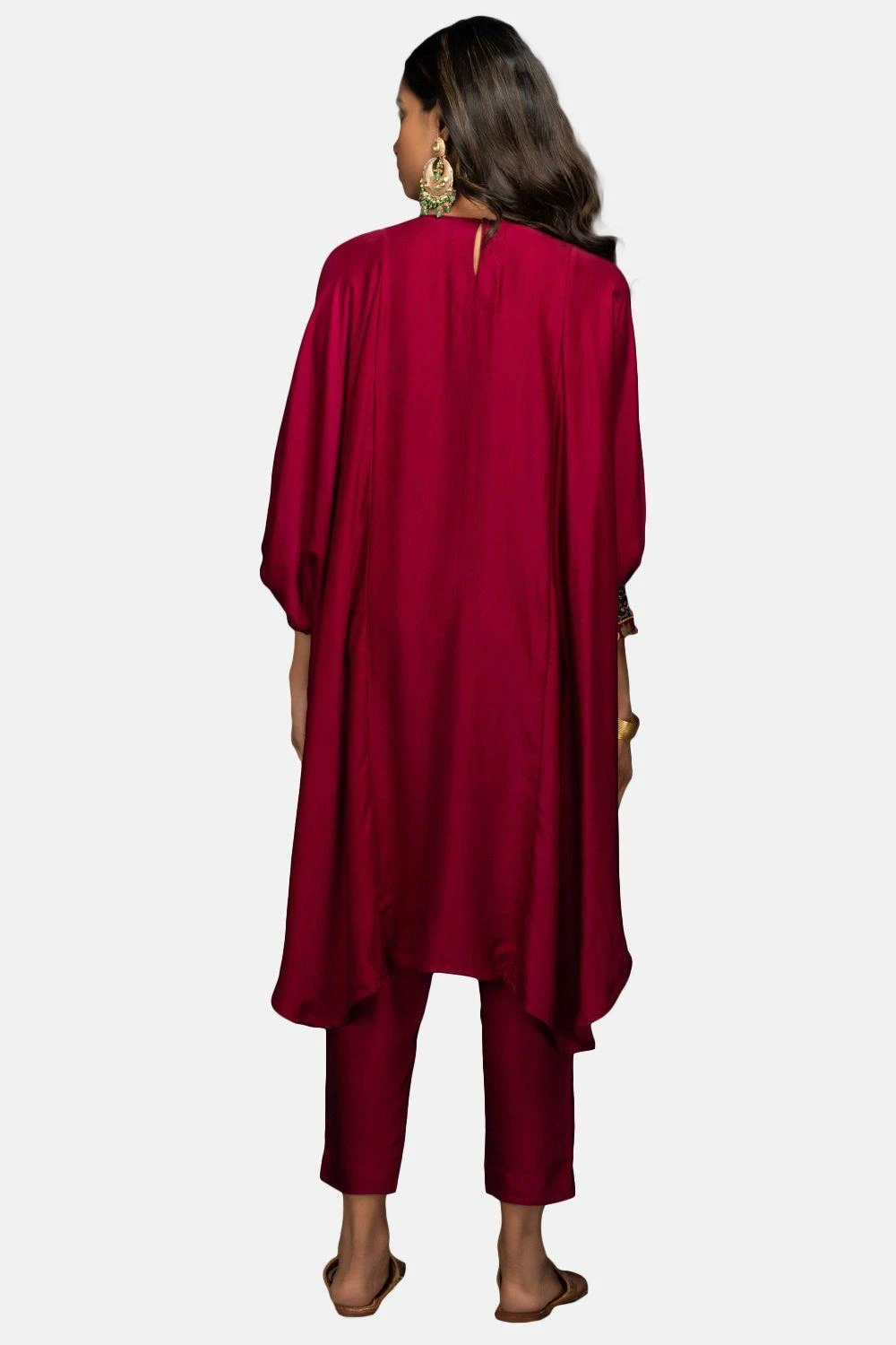 Prahnaaya Royal Magenta Hand Embroidered Kurta Set 5 Prahnaaya Royal Magenta Hand Embroidered Kurta Set - Image 5