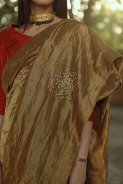 Shorshe Handloom Tissue Sari With Floral Embroidery -Echo Clothing Store sr antgld sprd set 3